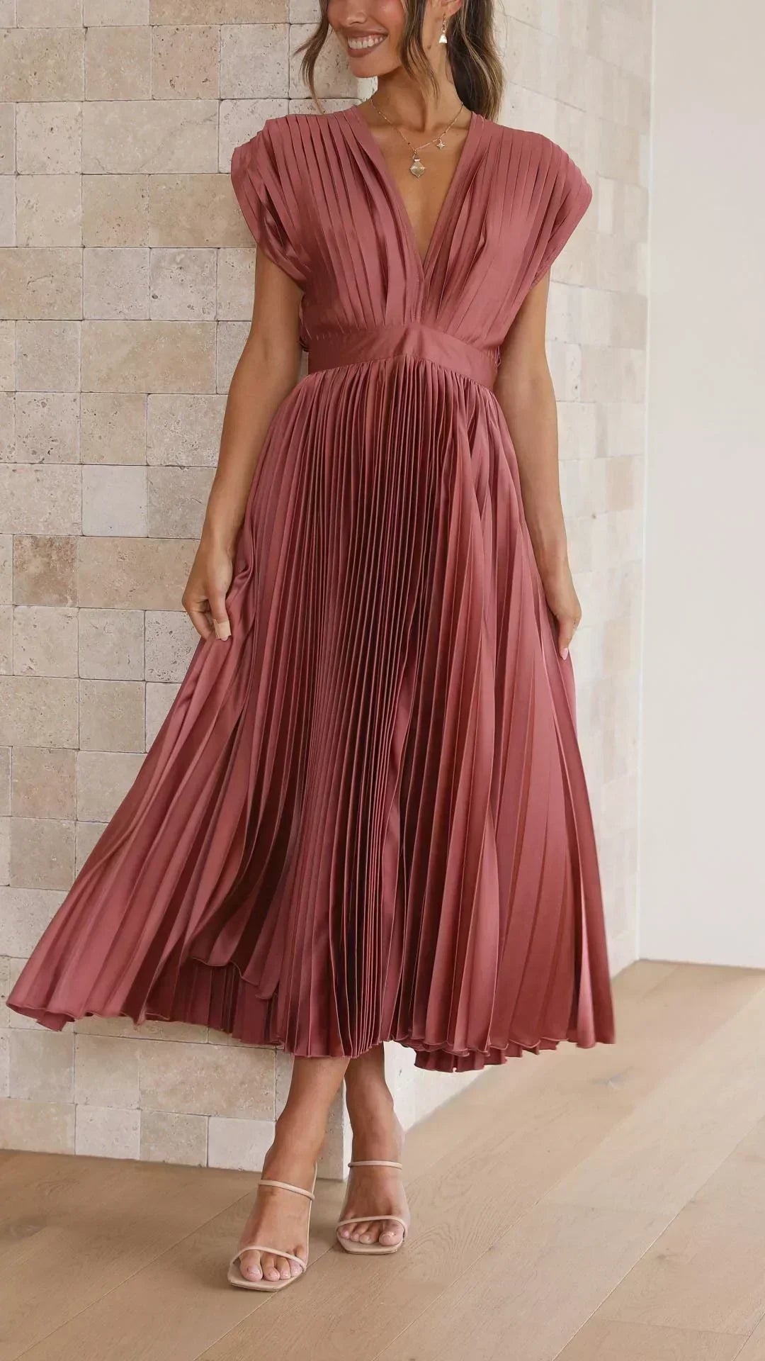 Alexis - Elegancka Sukienka z Falbanami